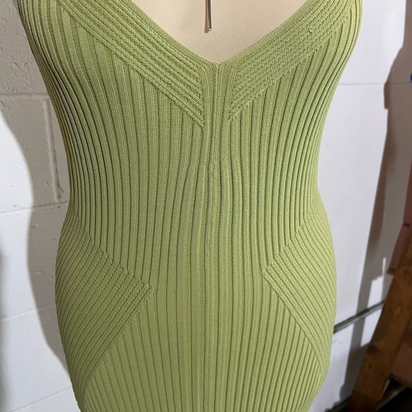 Lime green bodycon midi dress | Only worn once | Miss Lola - Picture 11 of 11